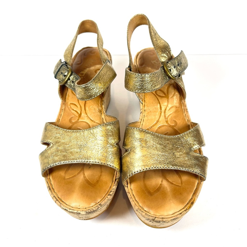 Born Women’s Metallic Gold Platform Sandals with‎ Textured Straps Size 7